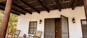 Vista del Corazon - 1885 Adobe Home in Historic Ghost Town Shafter, Texas