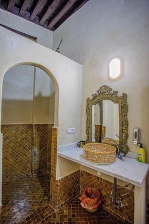 Bathroom - Riad Old city palace  (FES)