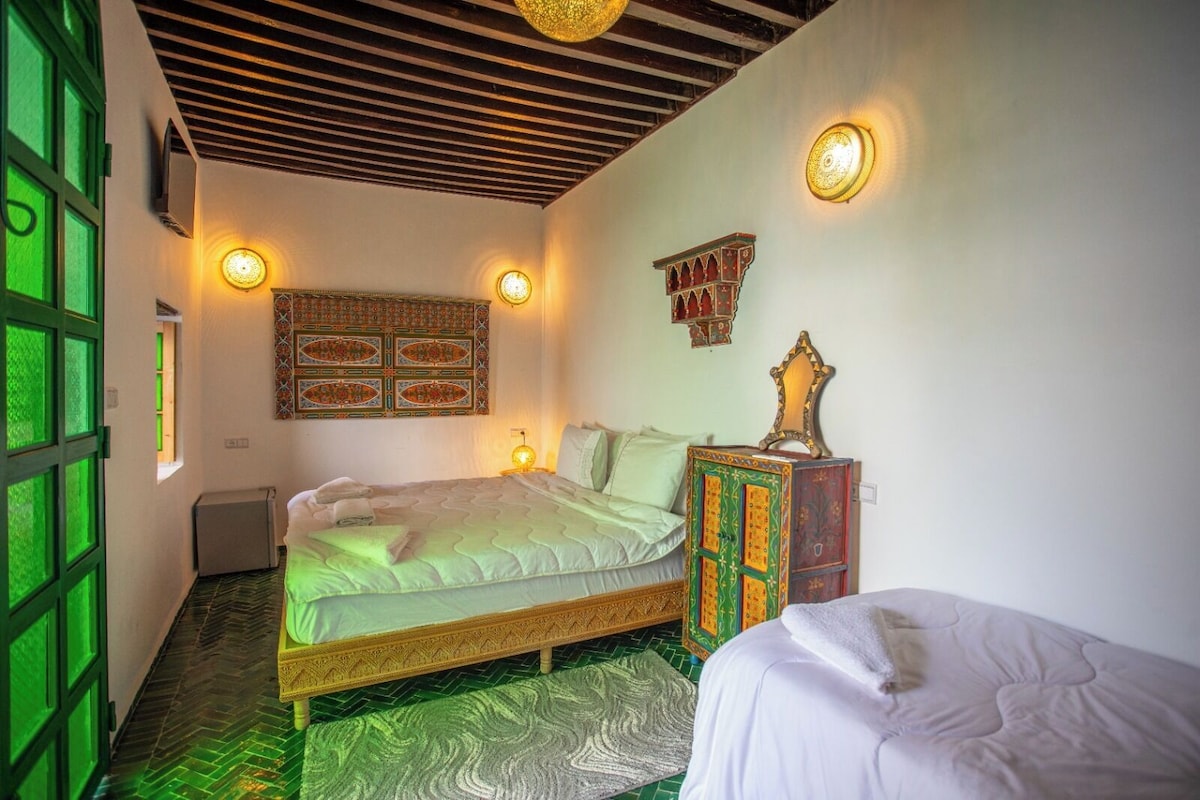 Habitación básica, balcón | Caja fuerte y wifi gratis