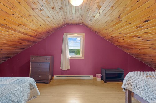 The Cabin, at Ledge's Edge