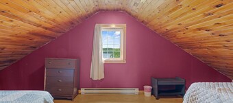 The Cabin, at Ledge's Edge