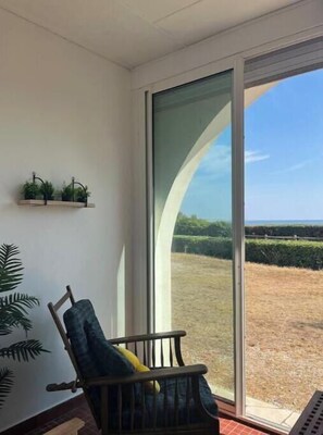 Interior - Set of 2 oceanfront homes (sleeps 12, 5 bathrooms, parking, playground) (Bretignolles-sur-Mer)