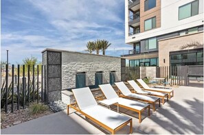 Terrace/patio - Escape To Tempe Town Lake Golden Dream Studio (Tempe)