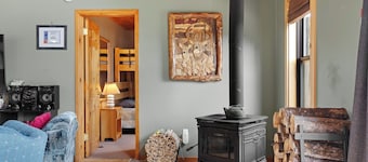 Ledge's Edge Lodge