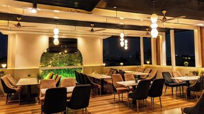 Dining - Erleen Hotel & Rooftop Restaurant (Indore)