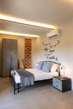 Double Room, Balcony, Garden View | In-room safe, free WiFi - Cascina Bella (Piozzo)
