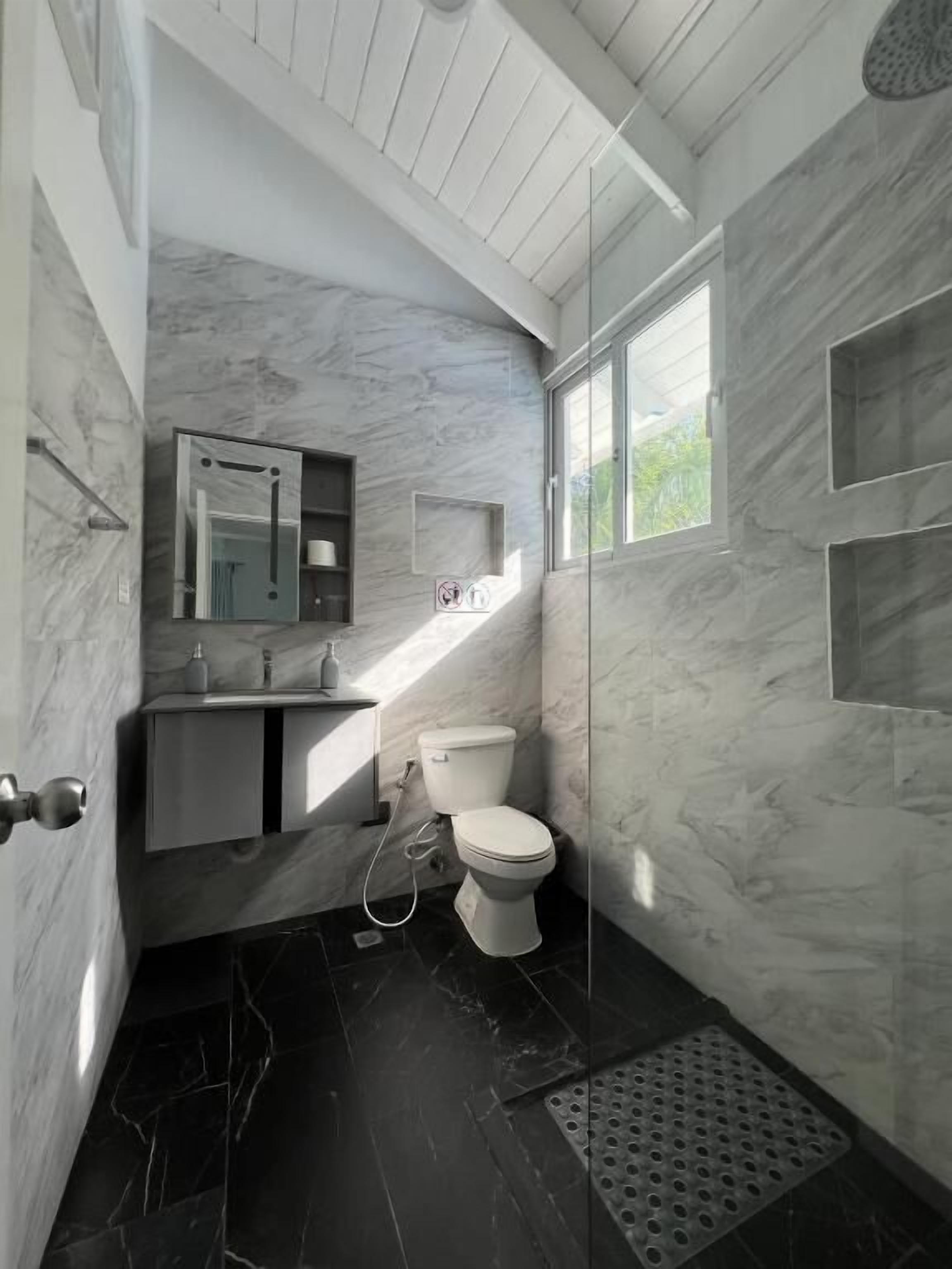 Superior Double Room, Courtyard View | Bathroom