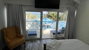 Doppia Deluxe, balcone, vista mare | Una cassaforte in camera, Wi-Fi gratuito
