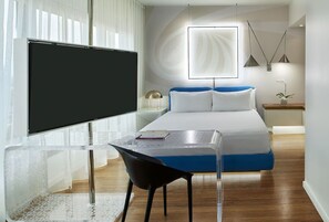 Room - Stunning Boutique Room for Couples w/ Sweeping Views of LA Skyline and Hills (West Hollywood)