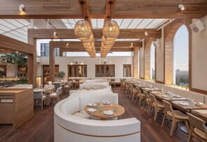 Dining - High-End Penthouse Suite w/ Boutique Design Near Hollywood Attractions (West Hollywood)