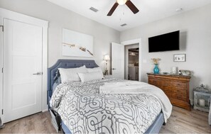 Guest bedroom 1 - 🐾 Sound & Sea | Pet Friendly Gated Community | Bikes + Beach Gear Navarre (Navarre)