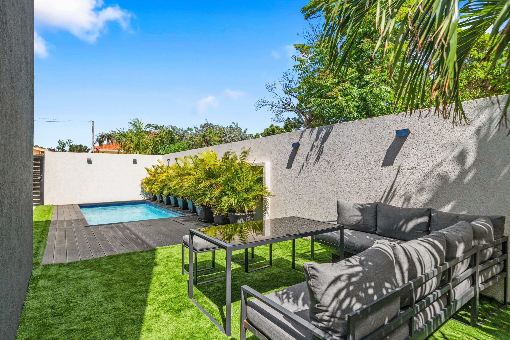Apartment (2 Bedrooms) | Front of property