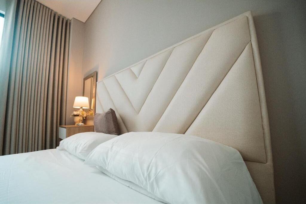 In-room safe, iron/ironing board, WiFi (free)