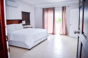 In-room safe, blackout drapes, iron/ironing board, WiFi (free) - JamGolia Place (Mandeville)