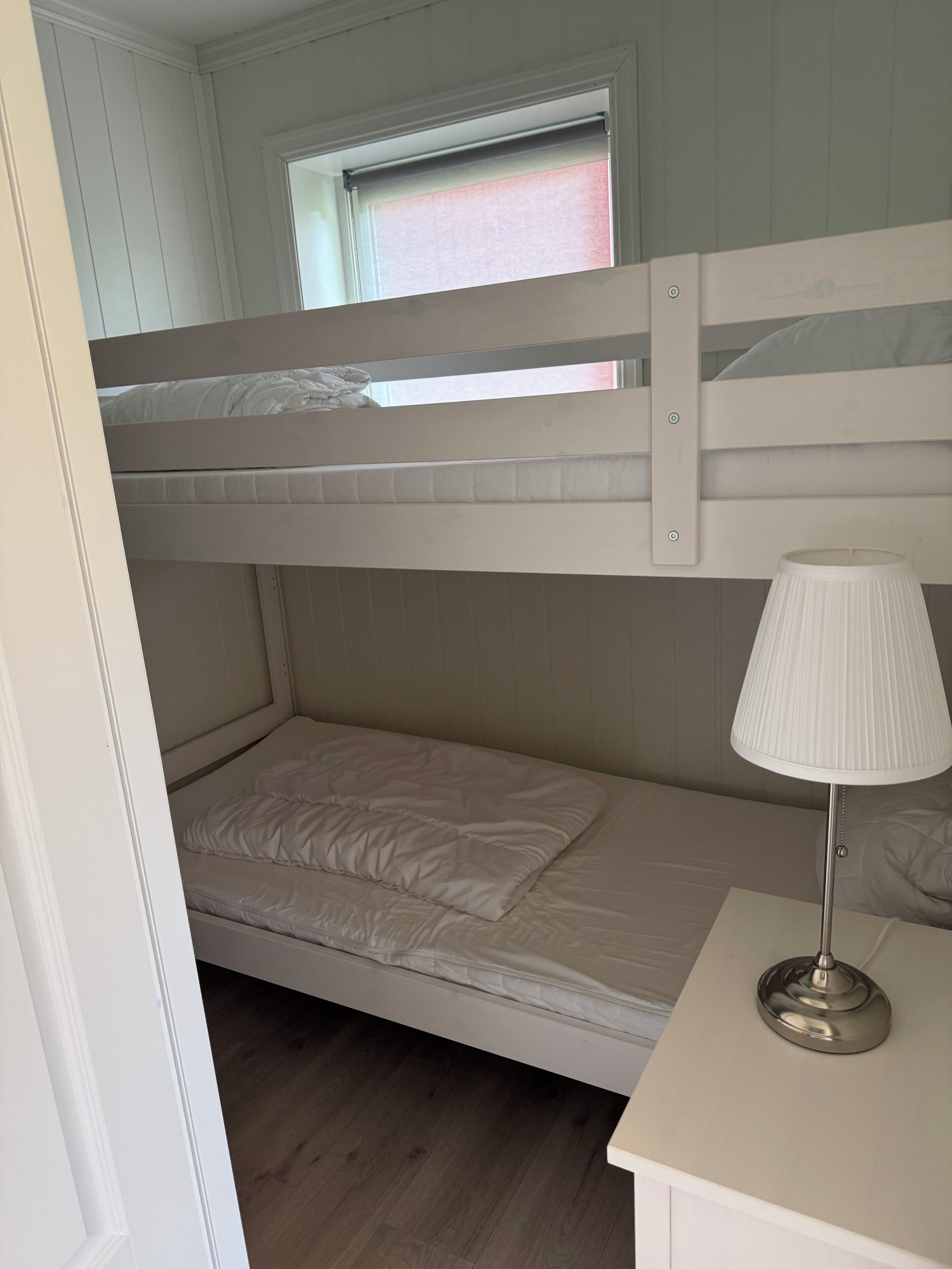 WiFi, bed sheets
