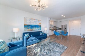 Miami 1 Bedroom Deluxe Living Room - near Bayfront Park Deluxe Room , Pet - friendly (Miami)