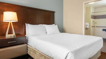Desk, iron/ironing board, WiFi, bed sheets