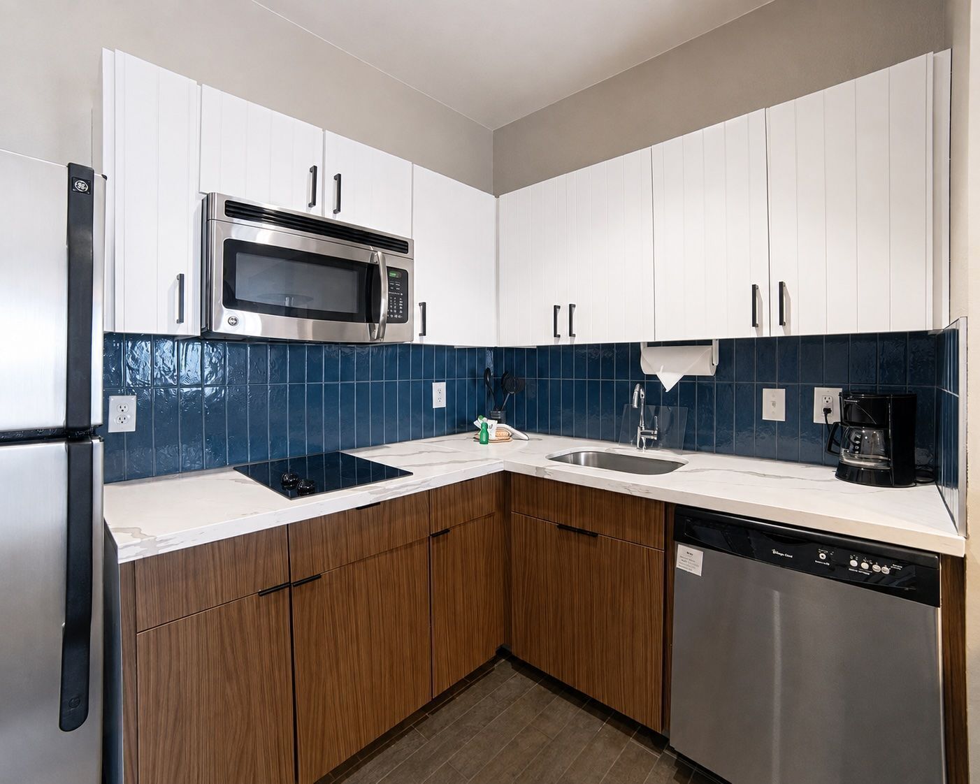 Fridge, microwave, stovetop, dishwasher