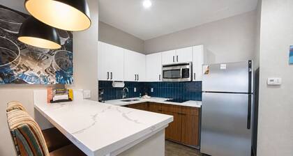 Accessible 1BR Suite | Free Daily Breakfast + Pool
