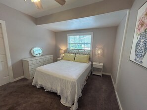 1 Schlafzimmer, Bügeleisen/Bügelbrett, Reisekinderbett, kostenloses WLAN