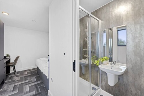 Brand New Spacious Studio in Beeston