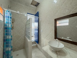 Bathroom - Céu Hostel (Salvador)