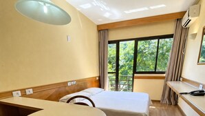 In-room safe, desk, laptop workspace, free WiFi