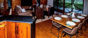 An 8-sleeper luxury self-catering lodge with a view of Kruger National Park.