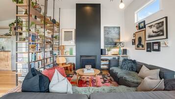 Books, stereo