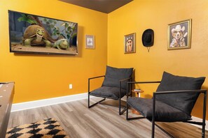 Interior - Casa Vista  Designer Home Pool Sleeps 16 (San Antonio)