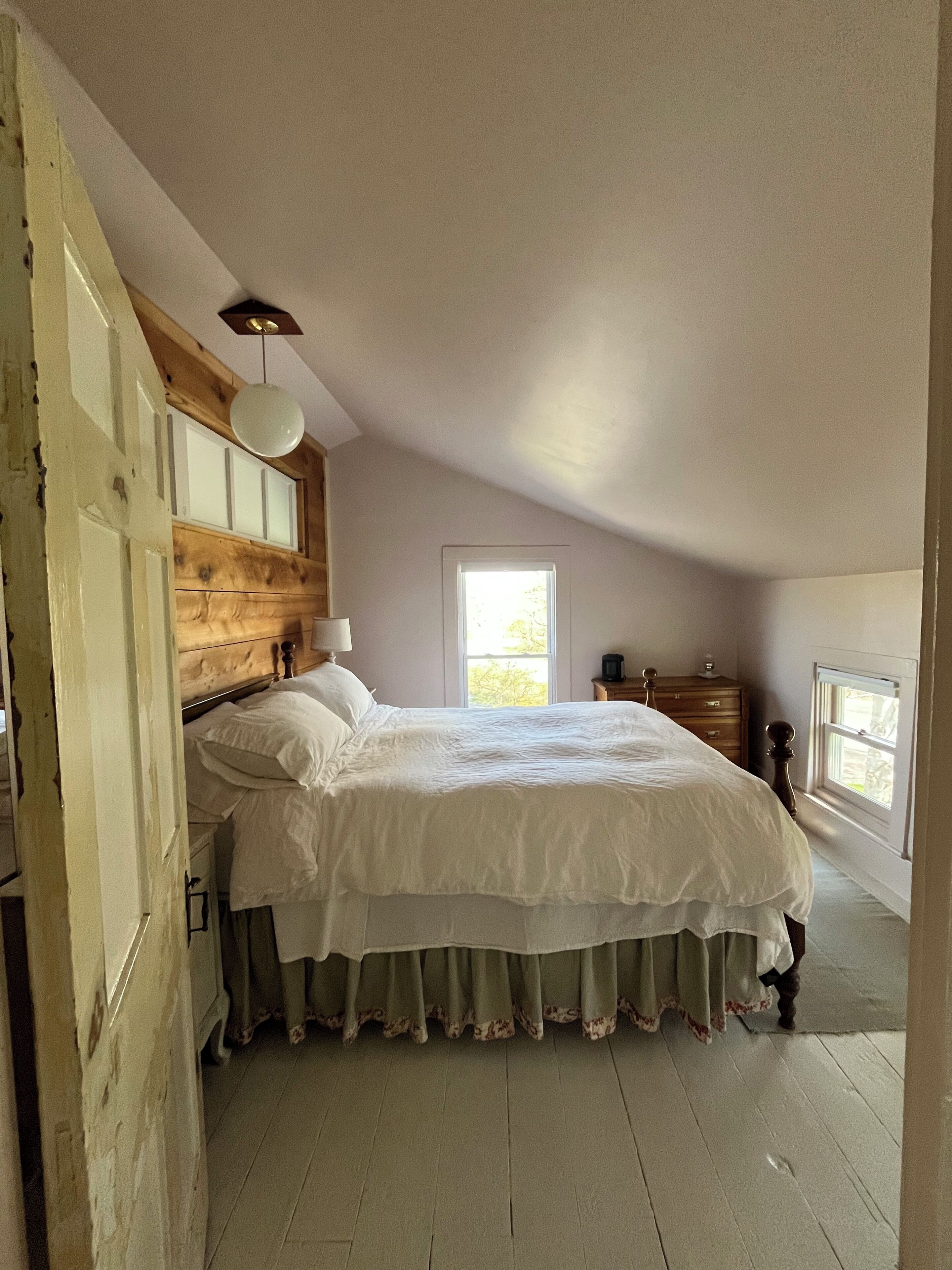 5 bedrooms, iron/ironing board, WiFi (free), bed sheets