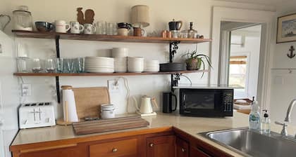 Charming 1830s Farmhouse