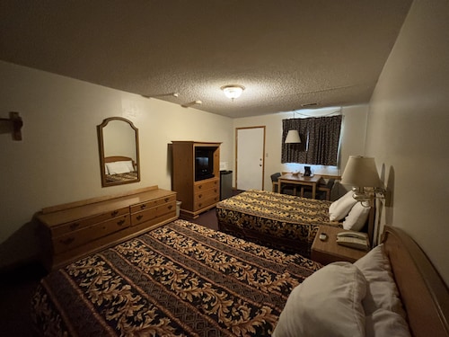FOur Seasons Lodge