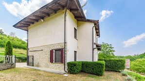 Unclassified image, 2 of 41, button - Panoramic Slow Living tra le colline piemontesi (Cravanzana)
