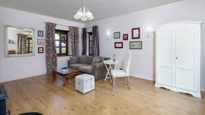 Unclassified image, 4 of 41, button - Panoramic Slow Living tra le colline piemontesi (Cravanzana)
