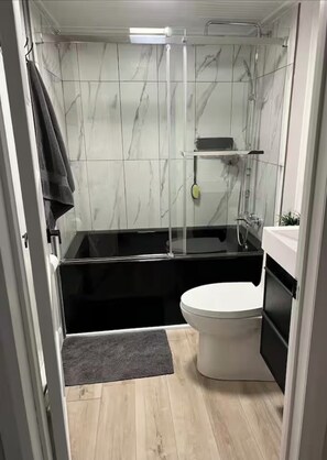 Bathroom - Parlee beach house / 3 chambres / BBQ / chiens (Pointe-du-Chêne)