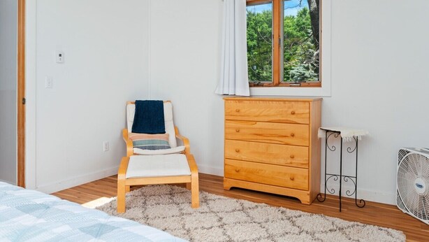 12 bedrooms, desk, iron/ironing board, travel cot