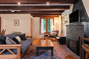 Smart TV, fireplace, books - Camp Haven Retreat | 3 Homes | 12BR | Little Glen Lake (Empire)