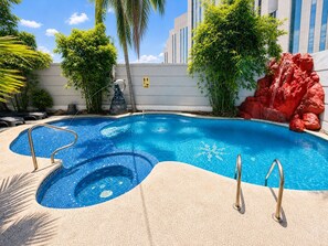 Piscine extérieure