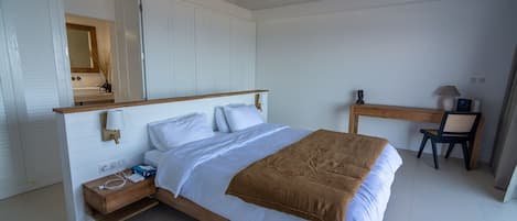 In-room safe, iron/ironing board, WiFi (free), bed sheets