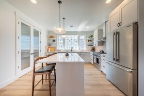 Unclassified image, 3 of 39, button - Seascape Lookout Townhome, Large Kitchen & Pet Friendly (Depoe Bay)
