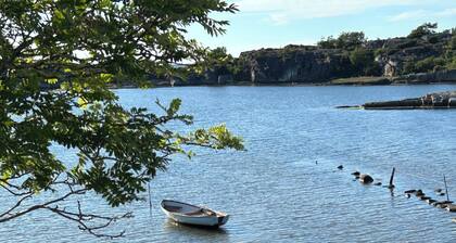 A family friendly summer cottage by the sea in Gothenburg