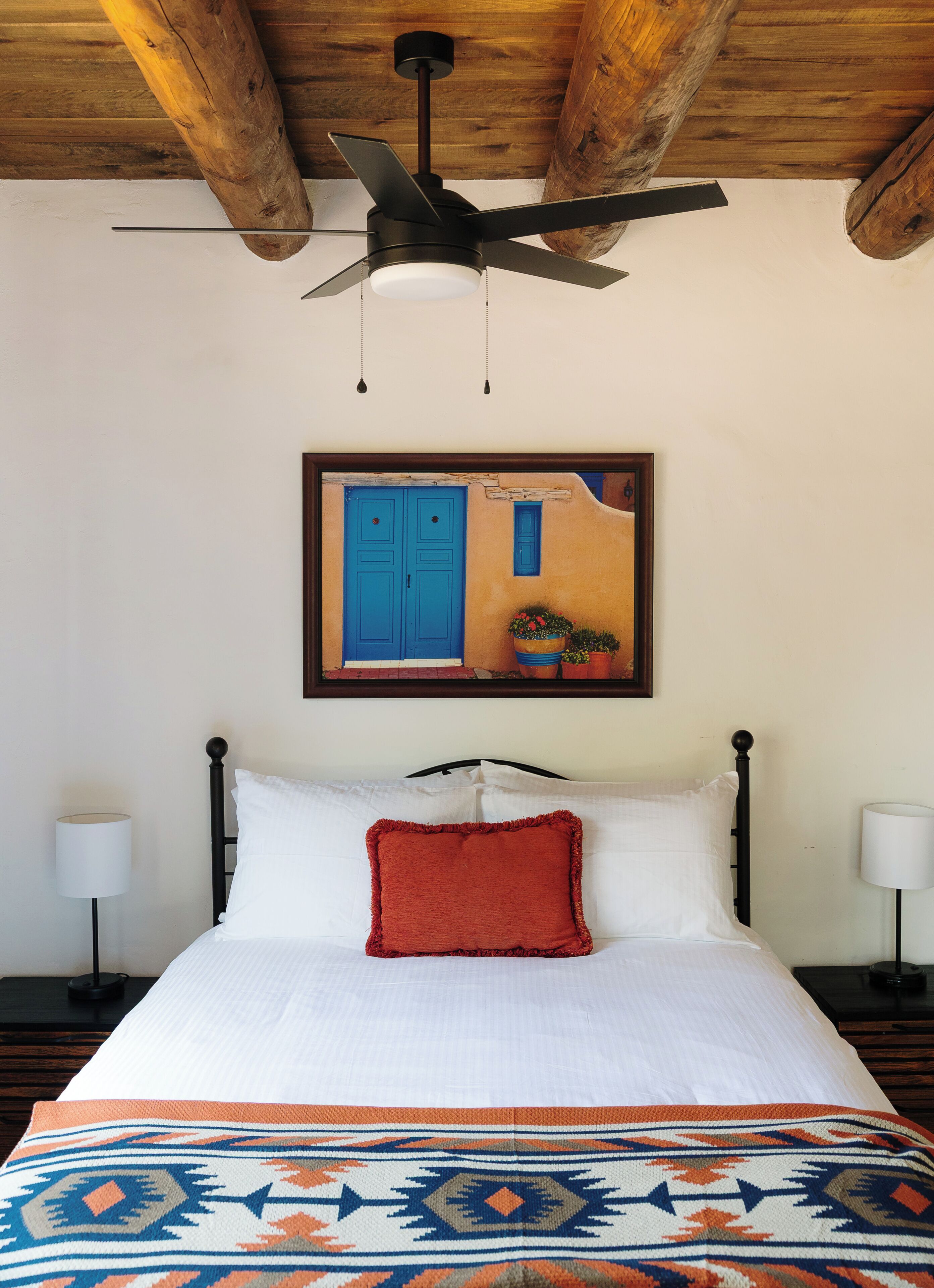 3 bedrooms, desk, travel crib, WiFi (free)