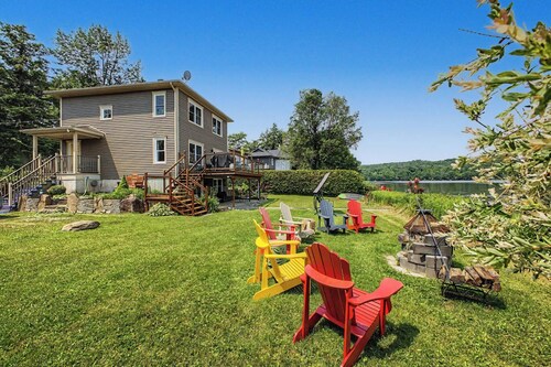 Larose Lakefront Chalet