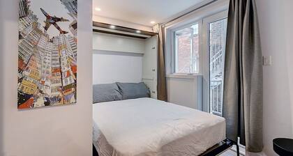 Modern 2BR Condo in Prime Montreal Location