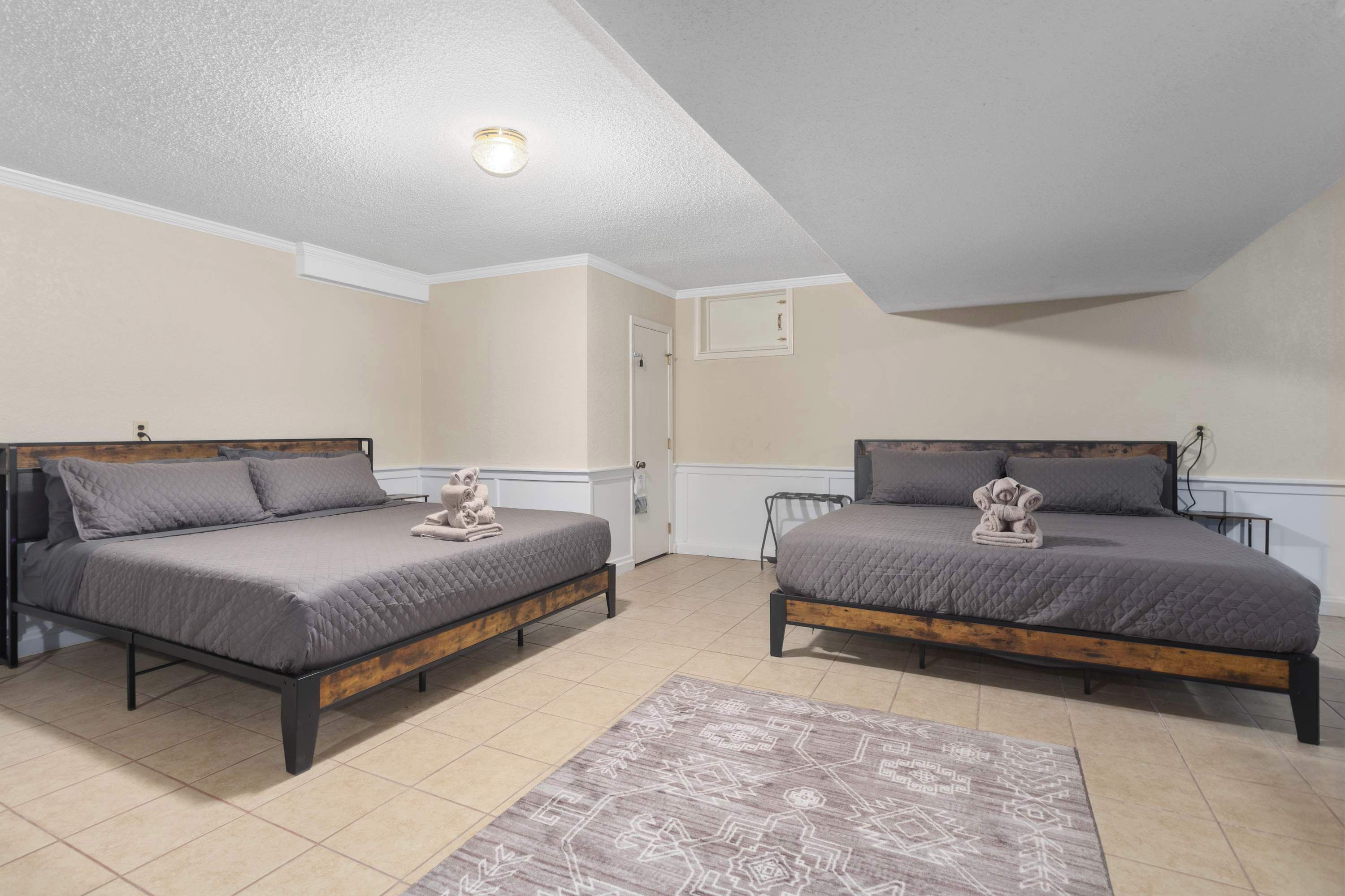 Desk, iron/ironing board, travel crib, WiFi