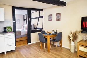 Lit de bébé portatif, accès au Wi-Fi (inclus), literie fournie