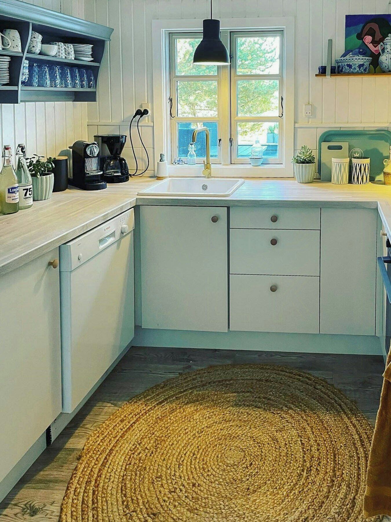 Coffee/tea maker, oven, dishwasher