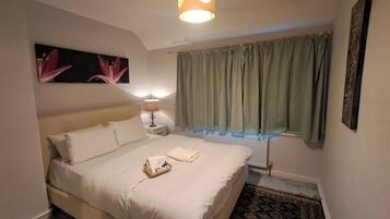 Iron/ironing board, WiFi (free), bed sheets