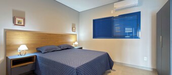 Apartment 06 - Fully furnished apartment located in the city center. 3 minutes from the stadium.